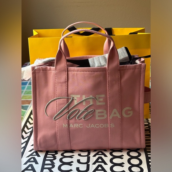 🗳️ MARC JACOBS THE VOTE TOTE 🗳️ NWT 🗳️ - Picture 2 of 16